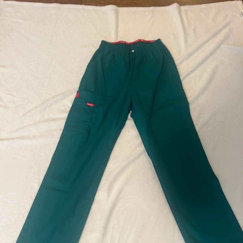 New Dickies Work/Scrub Pants. Hunter Green. XS